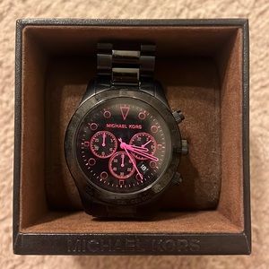 MICHAEL KORS
Layton Chronograph Black Dial Steel Ladies Watch
MK6082
